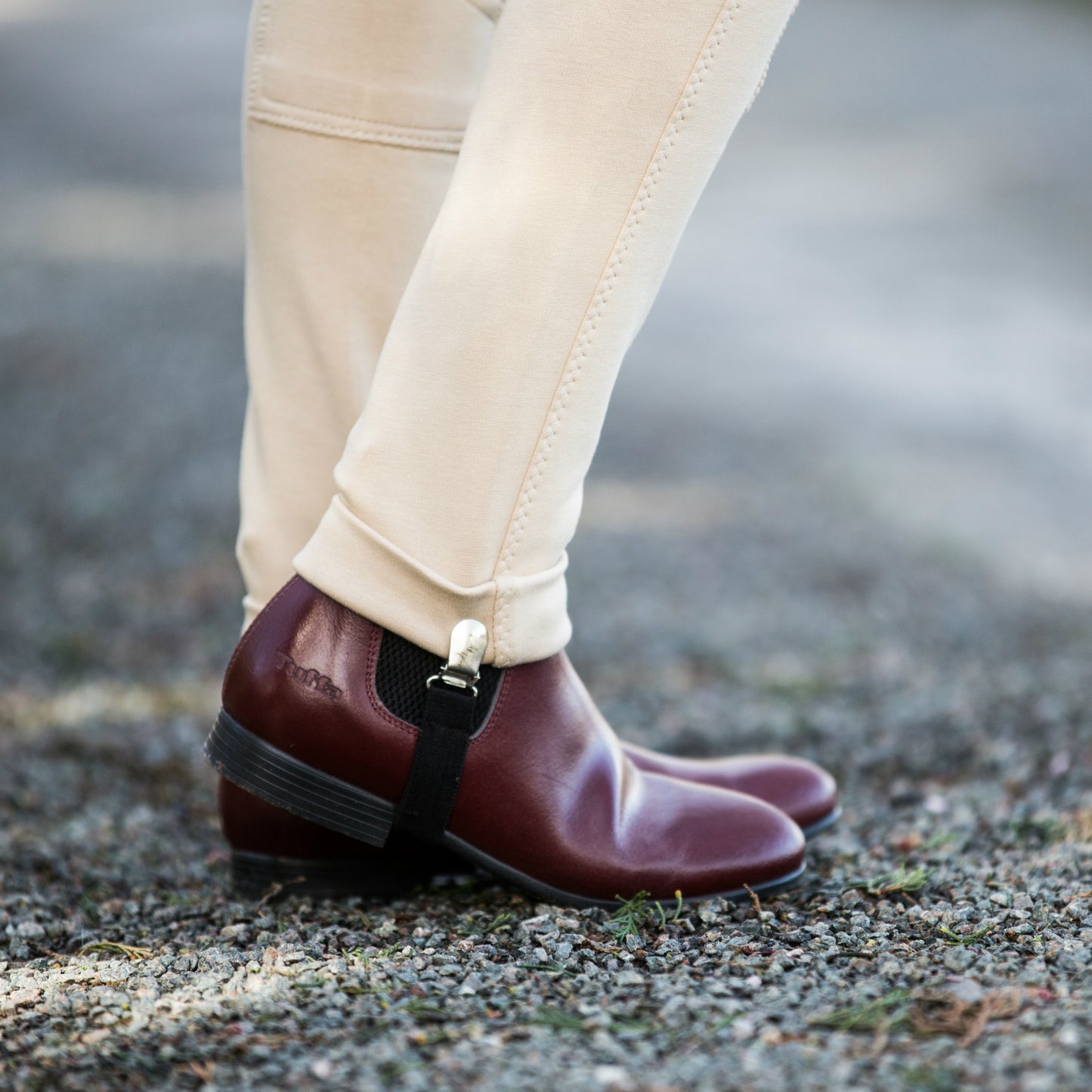 Junior Show 29/9 Oxblood - Slightly Creased
